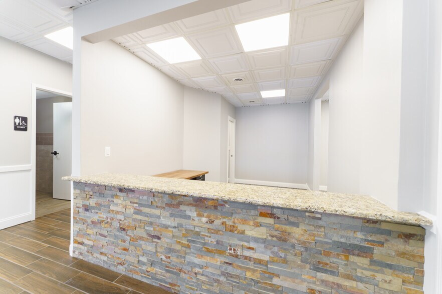 More Photos Of 315 W North St, Brighton Medical For Lease