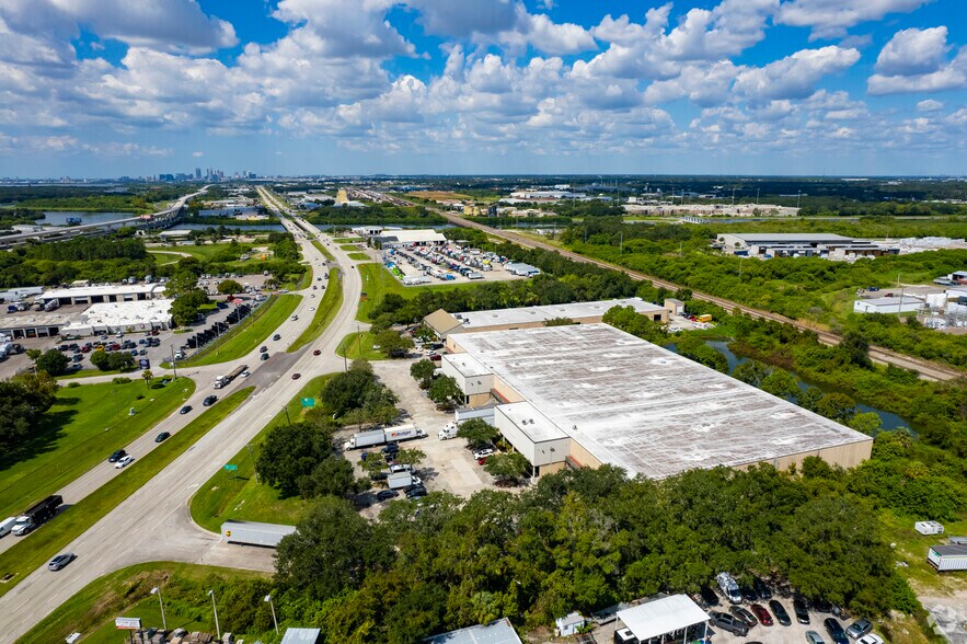 More Photos Of 8314-8326 E Adamo Dr, Tampa Warehouse For Lease