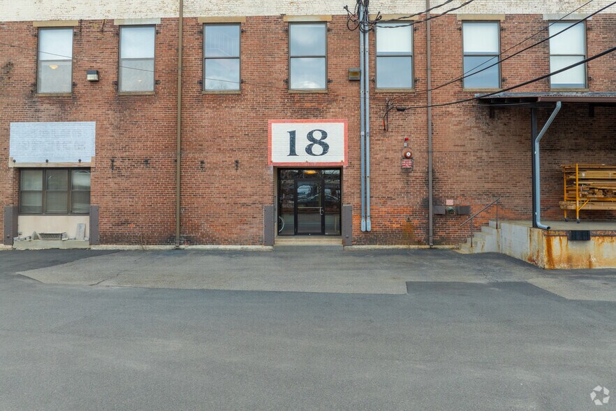 More Photos Of 18 Spice St, Charlestown Office For Lease