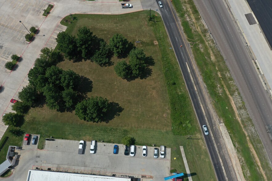 More Photos Of I-45 & Veterans Memorial Pky, Huntsville Land For Lease