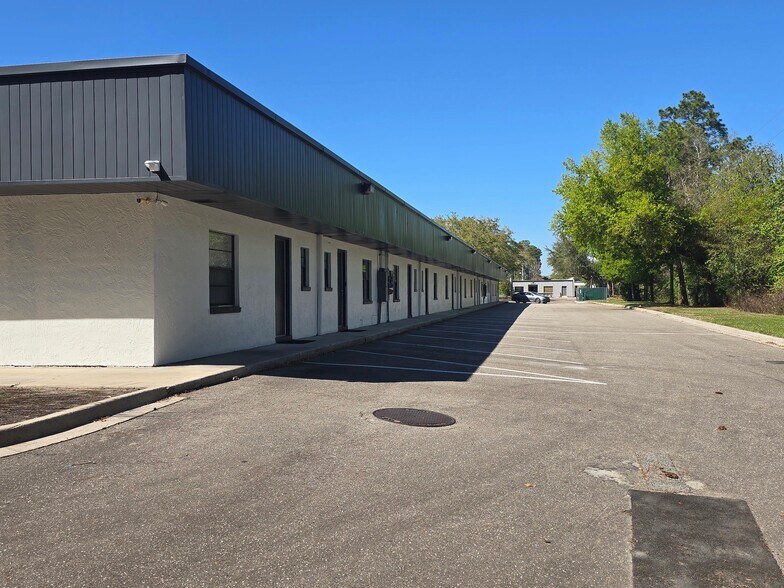 More Photos Of 1530 Kingsley Ave, Orange Park Unknown For Lease