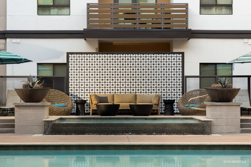 More Photos Of 2040-2060 N Scottsdale Rd, Scottsdale Apartments For Lease