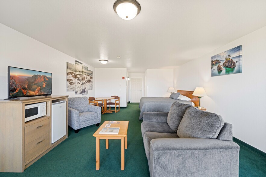 More Photos Of 1865 Beach Loop Dr, Bandon Hotel For Sale