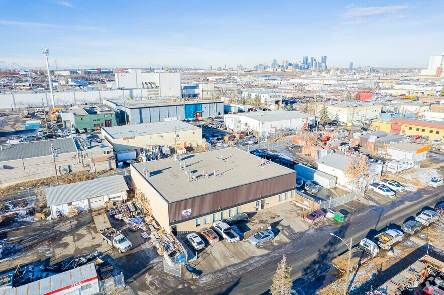 More Photos Of 4213 16A St SE, Calgary Warehouse For Sale