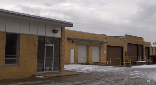 More Photos Of 2063 Frontage Rd, Des Plaines Warehouse For Lease