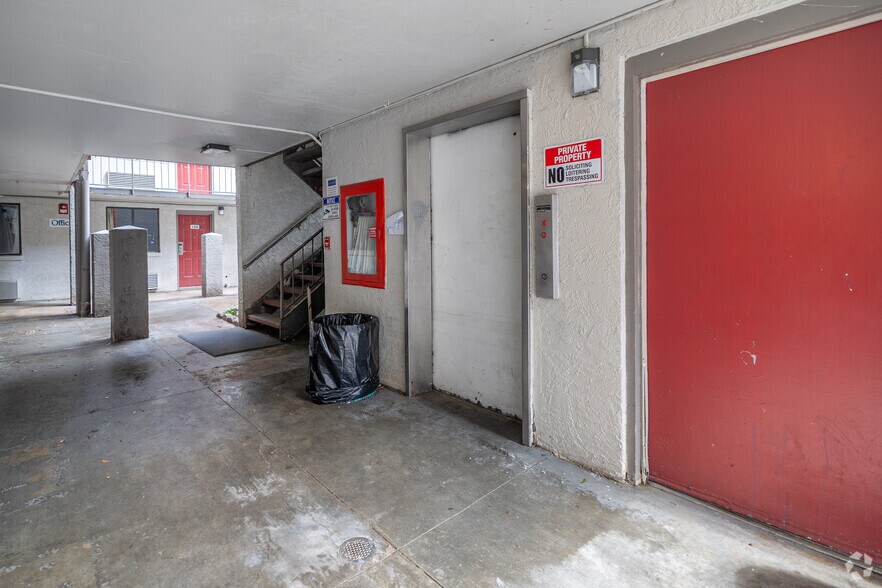 More Photos Of 2738 N Monroe St, Tallahassee Hotel For Sale