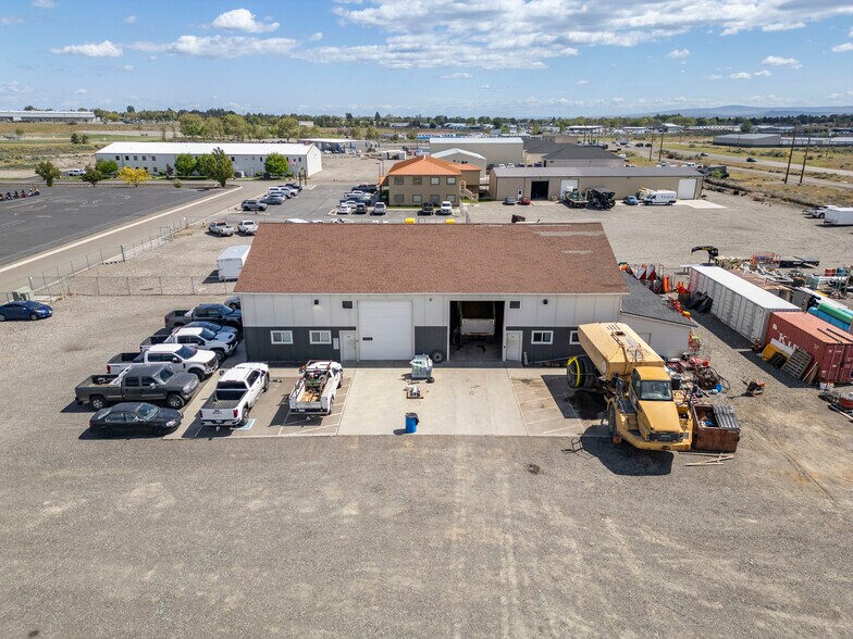 More Photos Of 2213 Henderson Loop, Richland Warehouse For Sale
