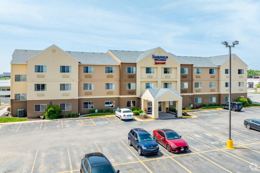 Primary Photo Of 4221 Industrial Ave, Lincoln Hotel For Sale