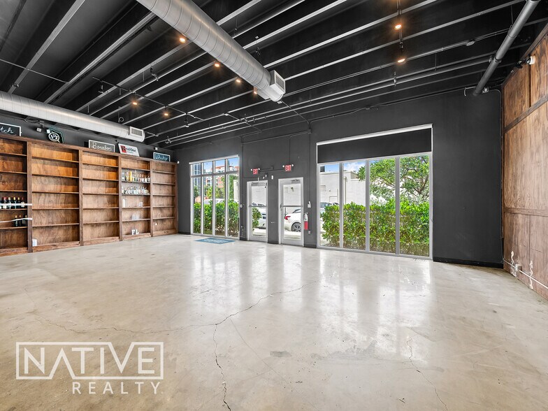More Photos Of 702-704 NE 1st Ave, Fort Lauderdale Restaurant For Sale