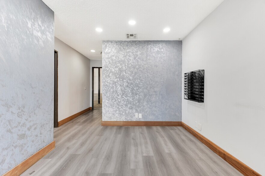 More Photos Of 8010 Wheatland Ave, Sun Valley Manufacturing For Sale