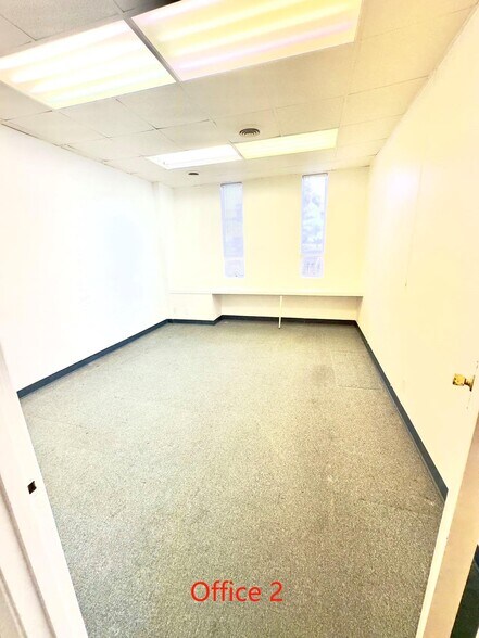 More Photos Of 882-890 Mahler Rd, Burlingame Warehouse For Lease