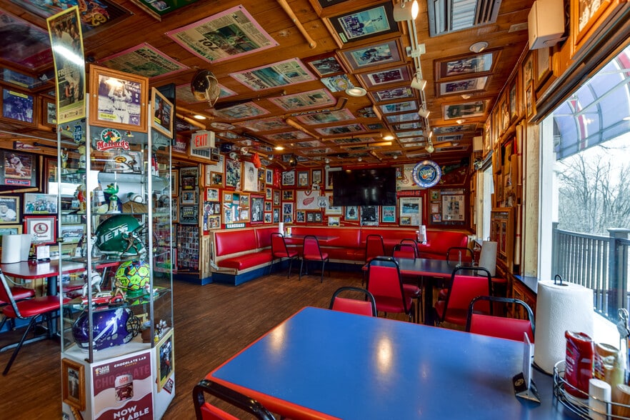 More Photos Of 10267 US Highway 14, Mazomanie Sports And Entertainment For Sale