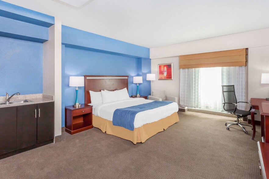 More Photos Of 215 E Walworth Ave, Delavan Hotel For Sale