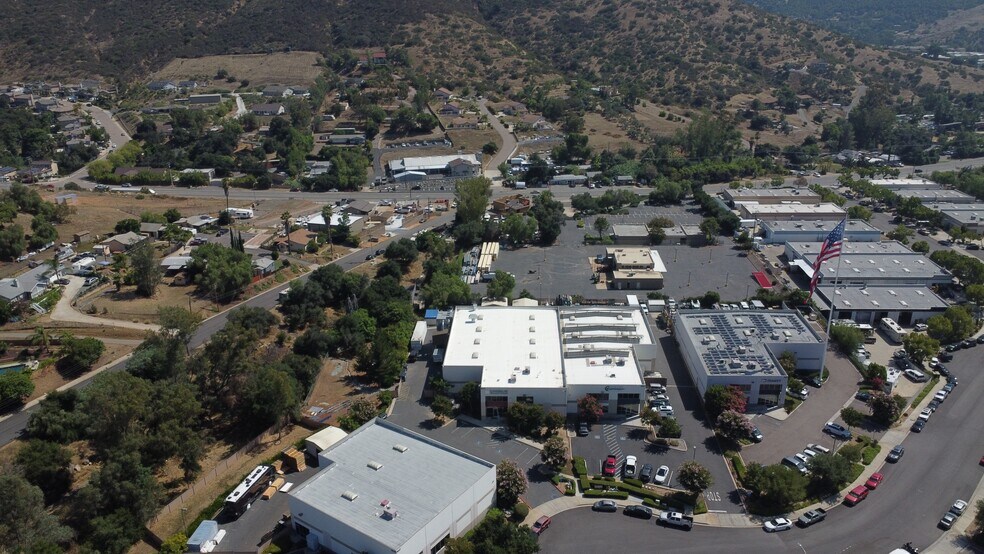 More Photos Of 9435 Bond Ave, El Cajon Warehouse For Lease