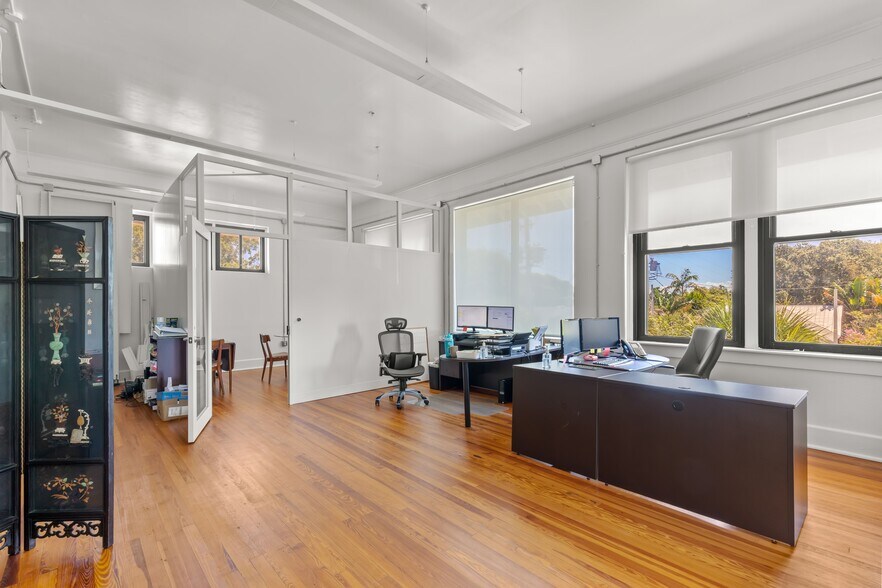 More Photos Of 327 11th Ave N, Saint Petersburg Office For Lease