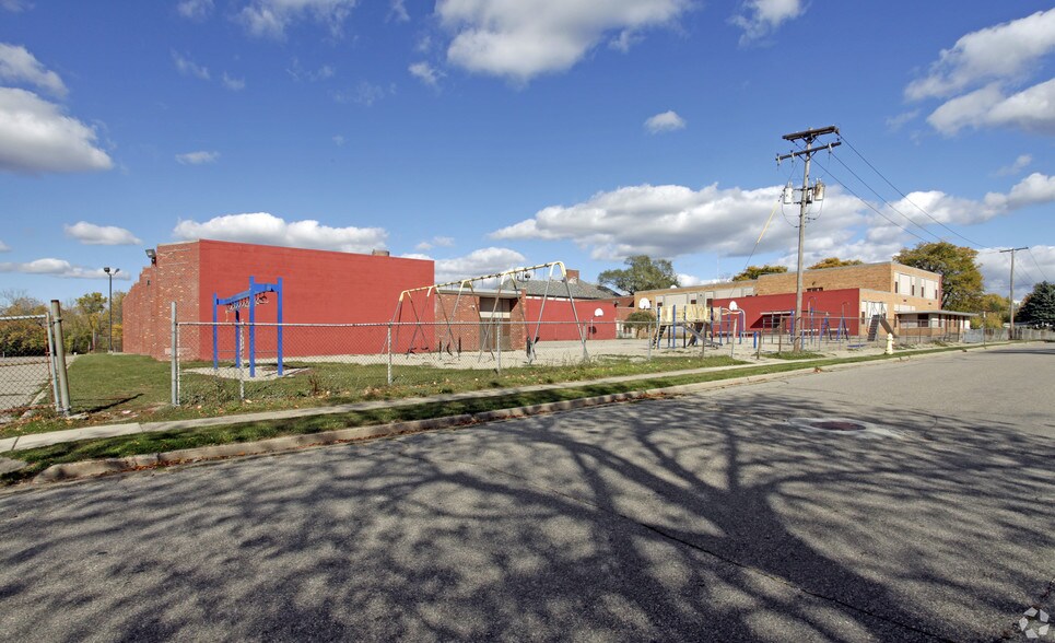 More Photos Of 600 Motor St, Pontiac Schools For Sale