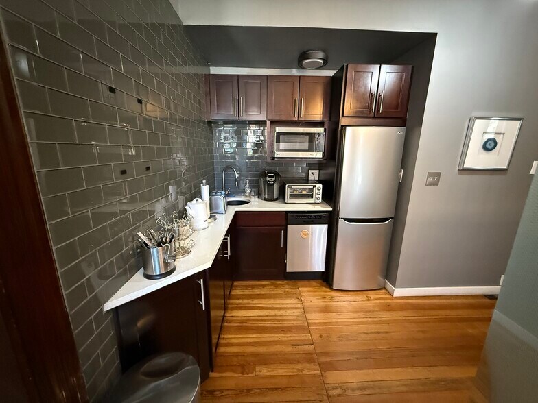 More Photos Of 2839 Wyandot St, Denver Office For Sale