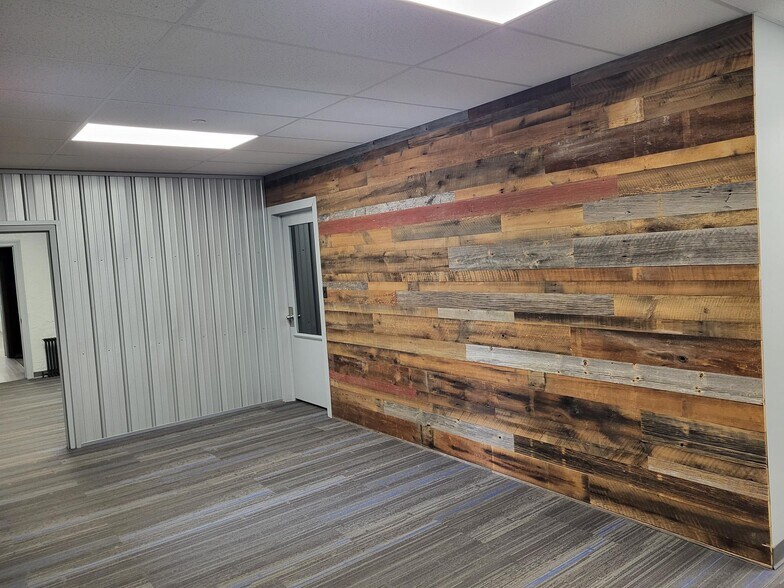 More Photos Of 131 N Summit St, Akron Warehouse For Lease