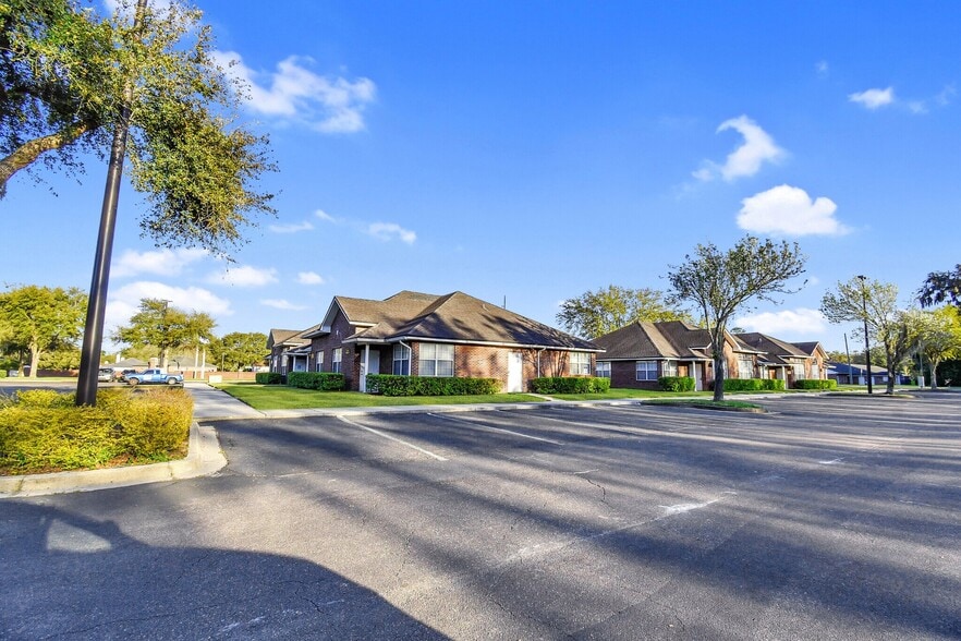 More Photos Of 3890 Dunn Ave, Jacksonville Unknown For Lease