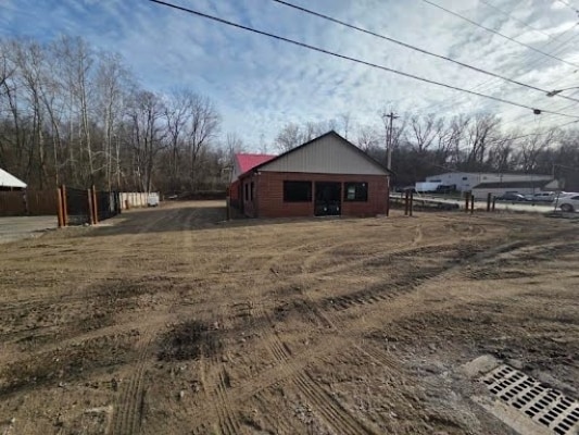 More Photos Of 9620 N Dixie Hwy, Franklin Freestanding For Sale