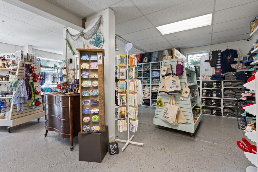 More Photos Of 3 E Grand Ave, Scarborough Service Station For Sale