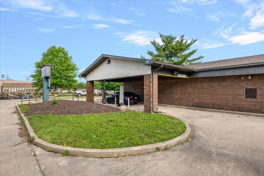 More Photos Of 1124 Centre West Dr, Springfield Office For Lease