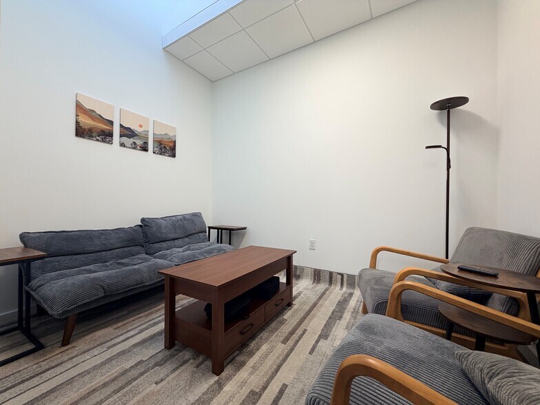 More Photos Of 142-156 Castro St, Mountain View Office For Lease