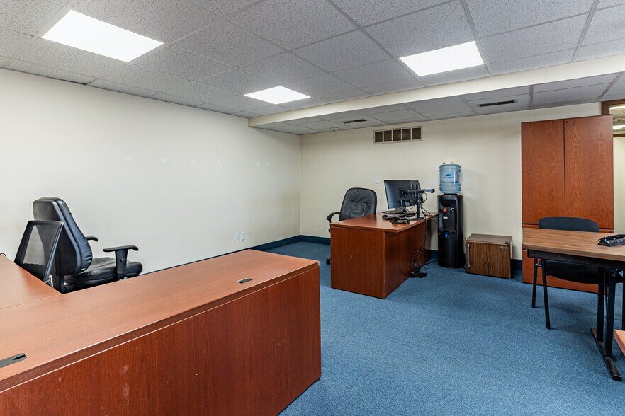 More Photos Of 55 Jefferson Blvd, Warwick Office For Sale