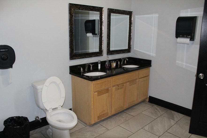 More Photos Of 310-314 E Main Ave, Bowling Green Office For Lease