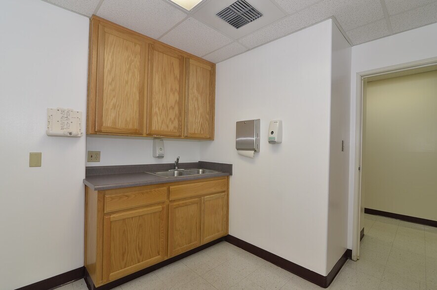 More Photos Of , Bakersfield Office For Sale
