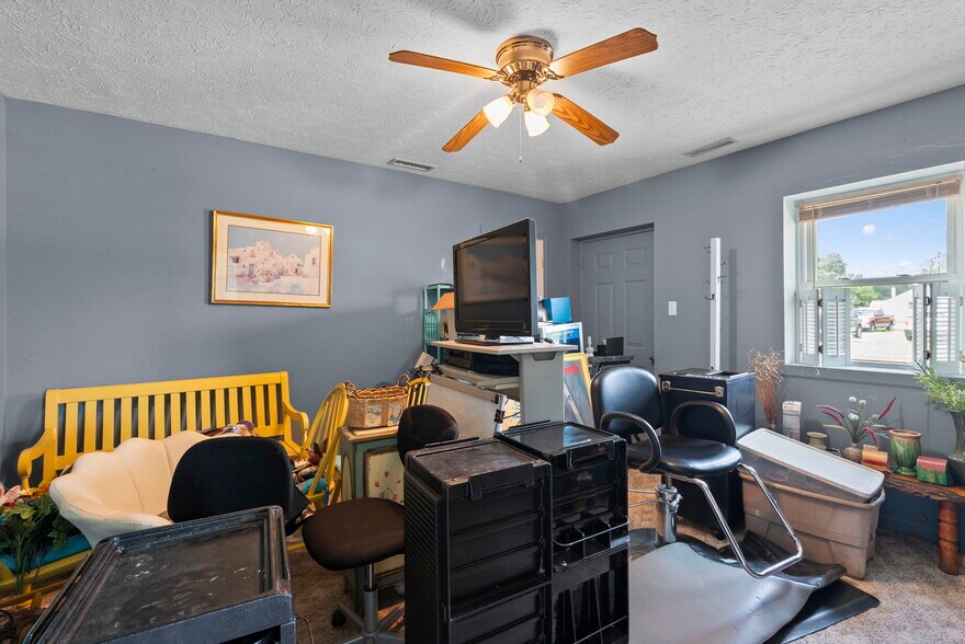 More Photos Of 7717 Richmond Tappahannock Hwy, Aylett Storefront Retail Office For Sale