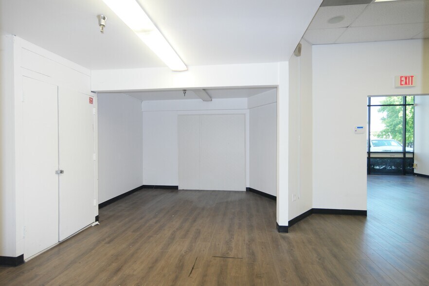 More Photos Of 4125 Market St, Ventura Light Manufacturing For Sale