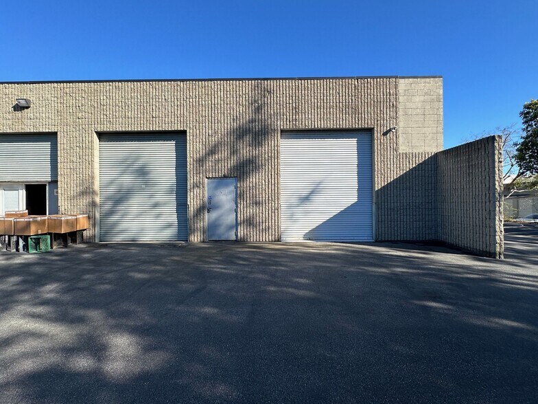 More Photos Of 4848 Colt St, Ventura Manufacturing For Sale