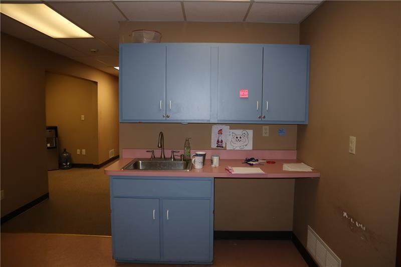 More Photos Of 90 Chamber Plz, Charleroi Medical For Sale