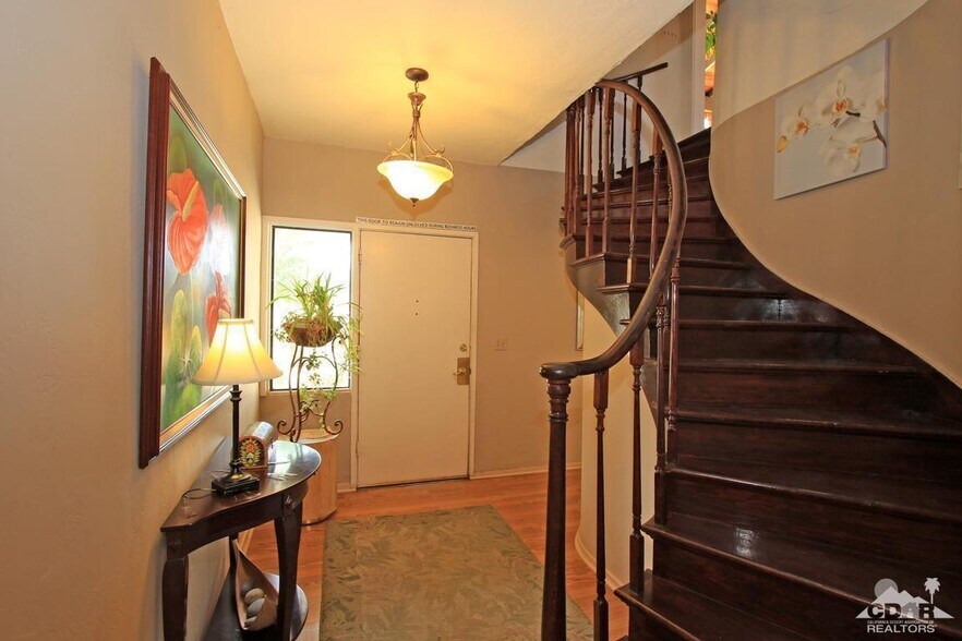 More Photos Of 51650 Avenida Bermudas, La Quinta Office For Lease