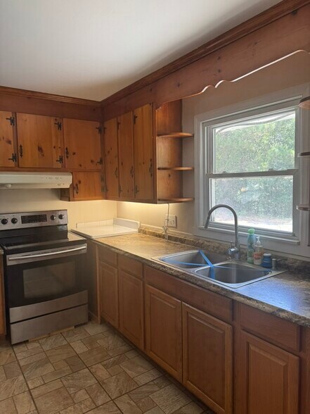 More Photos Of 759 Jimmie Kerr Rd, Haw River Auto Repair For Sale