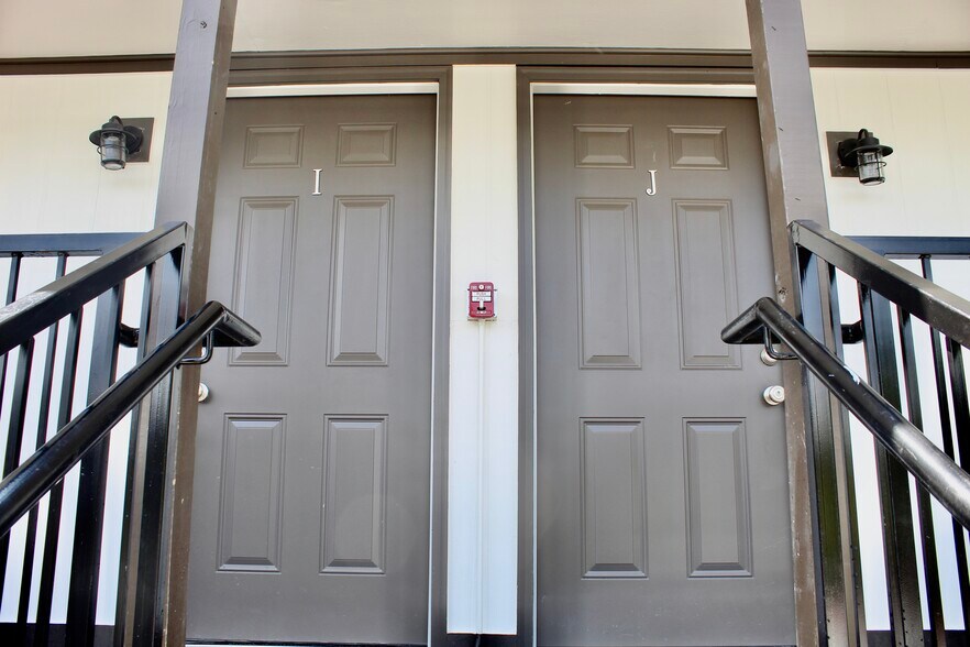 More Photos Of 5519 Highway 153, Hixson Storefront Retail Office For Sale