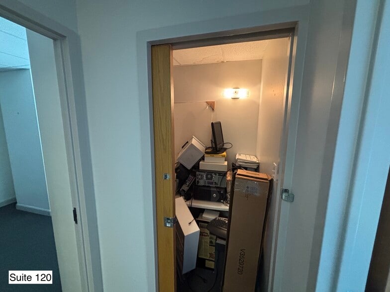 More Photos Of 14100 Fivay Rd, Hudson Medical For Lease