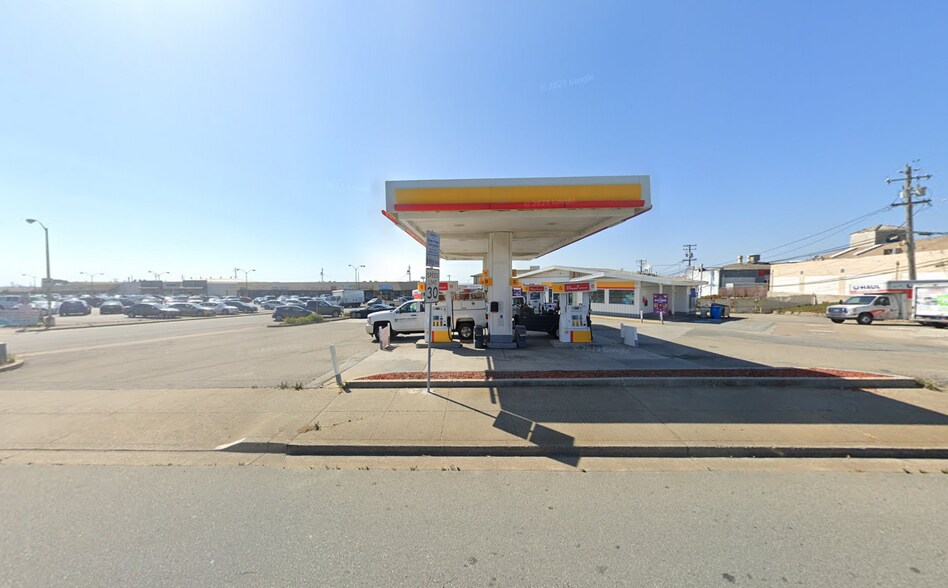 More Photos Of 95 Aura Vista Dr, Pacifica Service Station For Sale