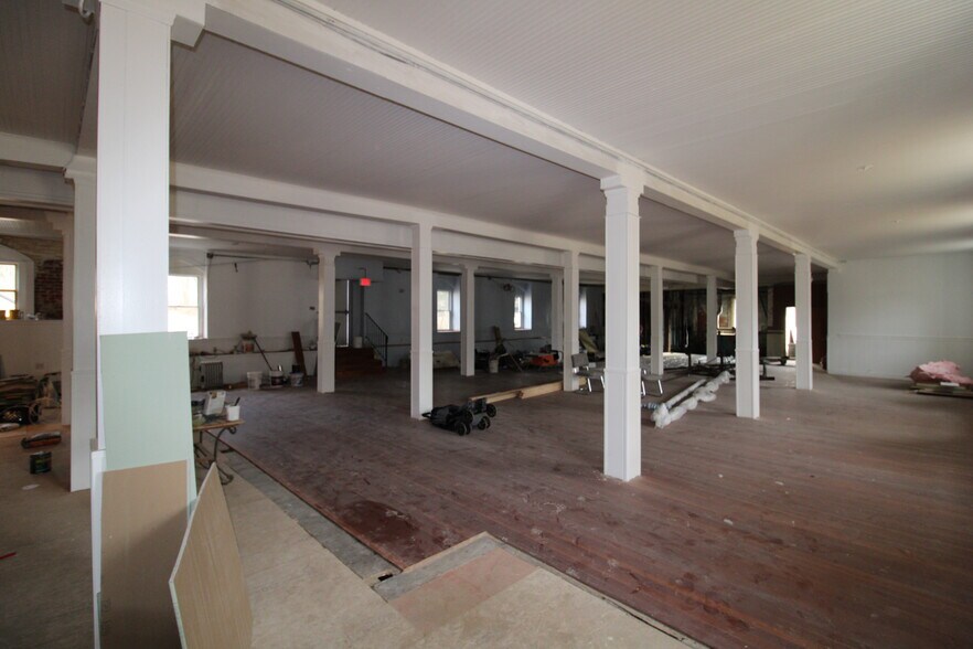 More Photos Of 1 State St, Bondsville Religious Facility For Lease