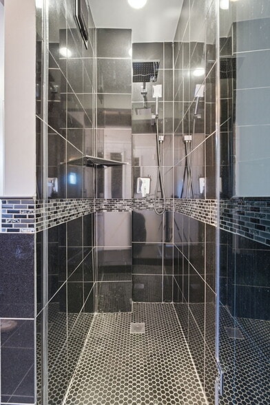More Photos Of 13895 Hedgewood Dr, Woodbridge Medical For Sale