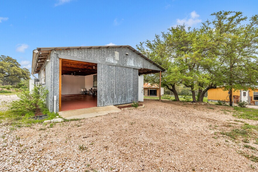 More Photos Of 123 Rocky Rd, Hye Storefront Retail Residential For Sale