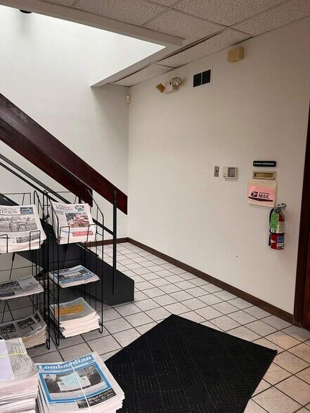 More Photos Of 240 N West Ave, Elmhurst Office For Sale