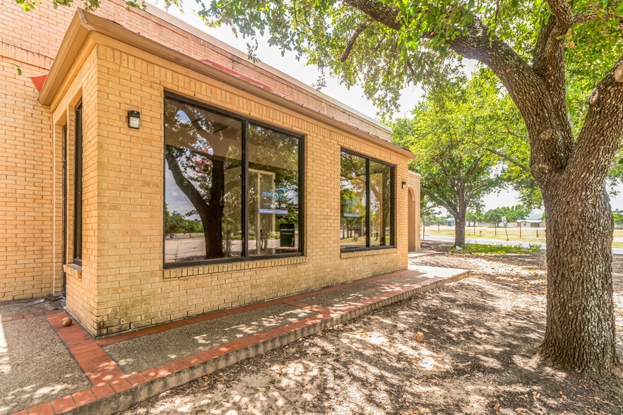 More Photos Of 16333 S Great Oaks Dr, Round Rock Medical For Lease