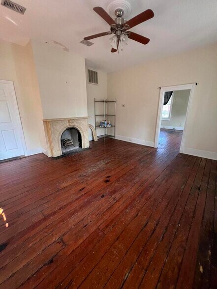 More Photos Of 18 Pinckney St, Charleston Restaurant For Sale