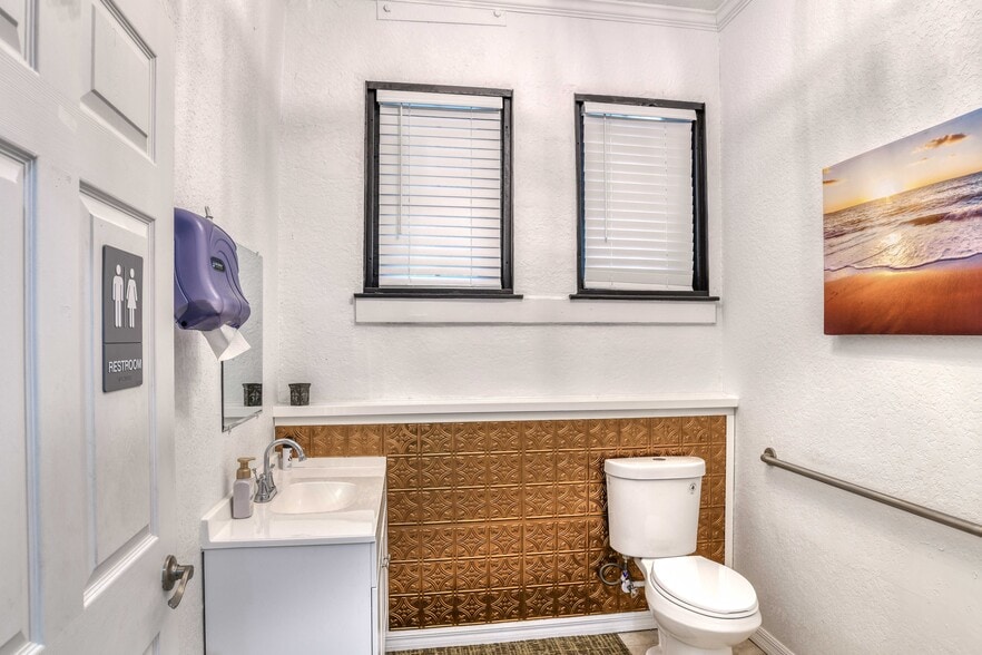 More Photos Of 621 St Johns Ave, Palatka Storefront For Sale