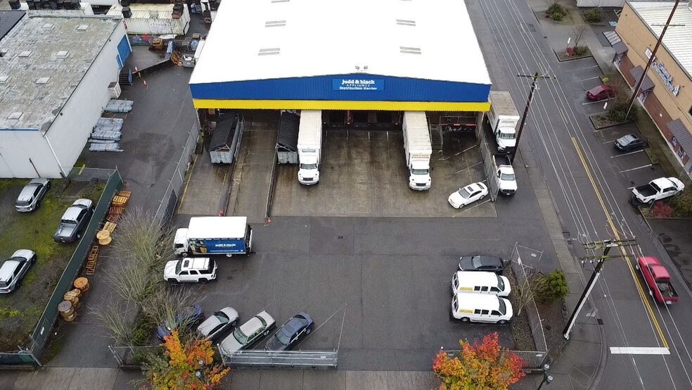 More Photos Of 3303 McDougall Ave, Everett Manufacturing For Lease