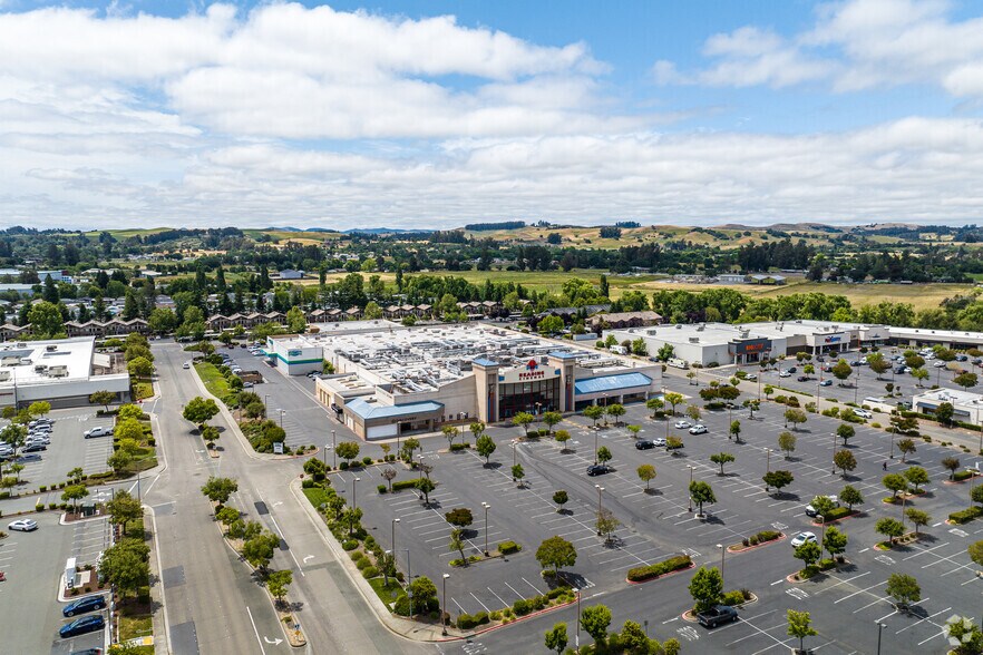 More Photos Of 555 Rohnert Park Expy W, Rohnert Park Freestanding For Lease