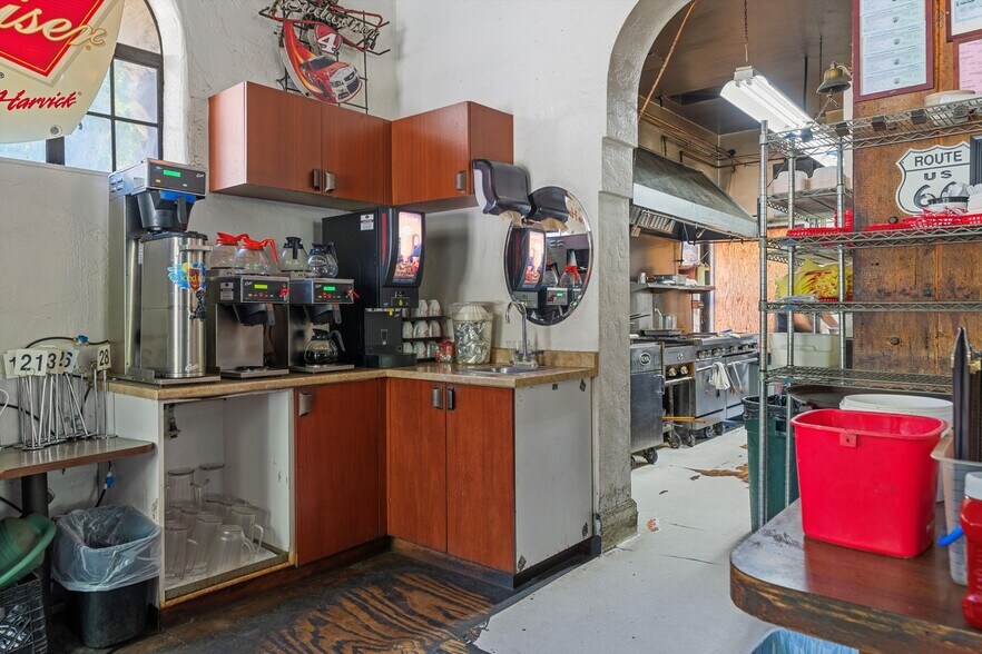 More Photos Of 17539 Elizabeth Lake Rd, Lake Hughes Hotel For Sale