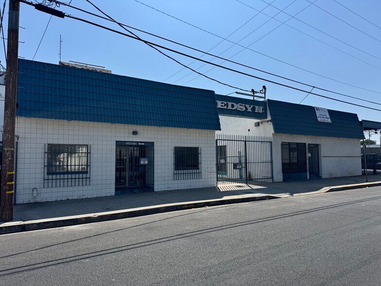More Photos Of 15954-15958 Arminta St, Van Nuys Warehouse For Sale